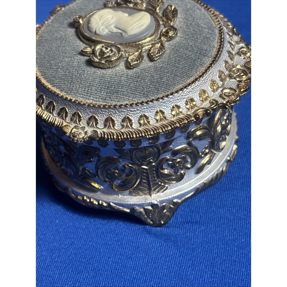 CAMEO Vintage MUSIC BOX Plays Amazing Grace Gray/Gold Tone Trinket Box Coquette